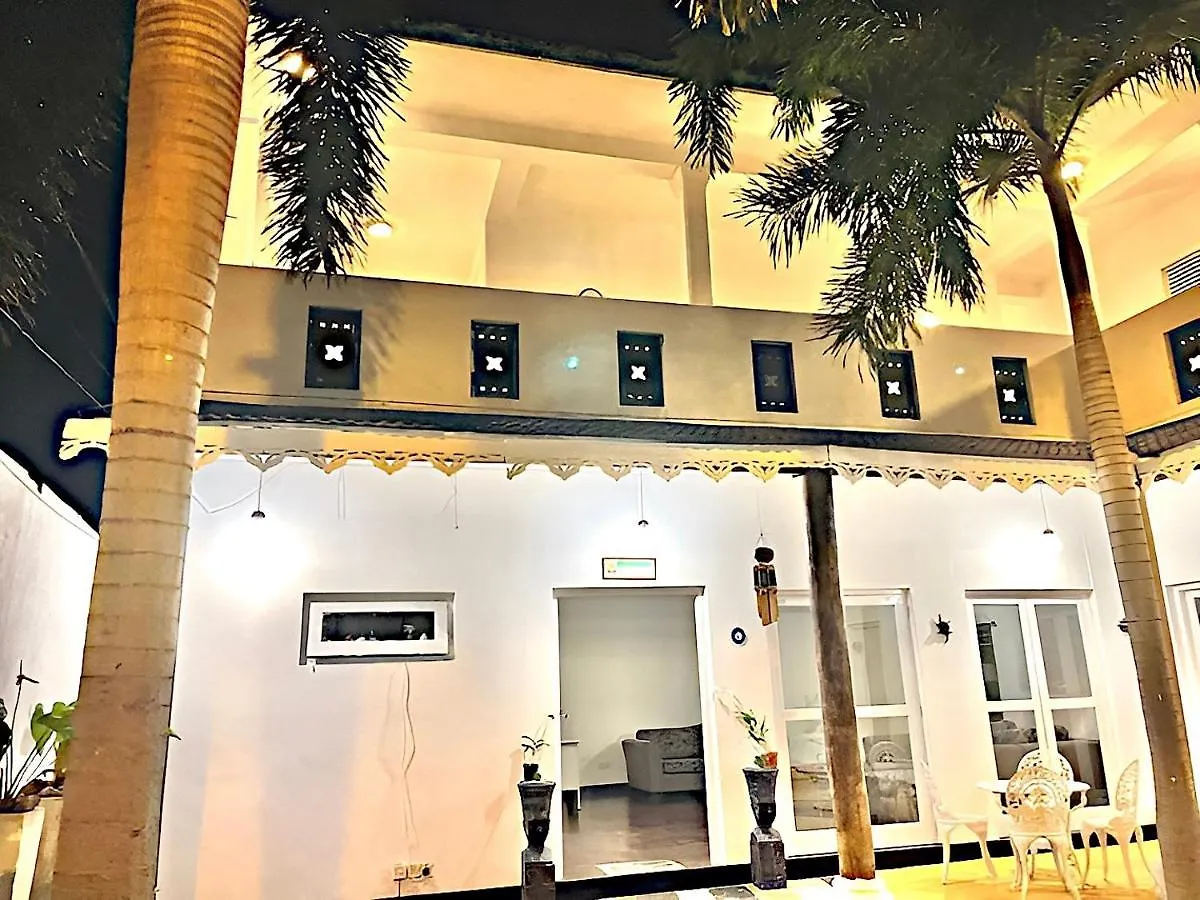 Mo'S Guest House Negombo 0*,